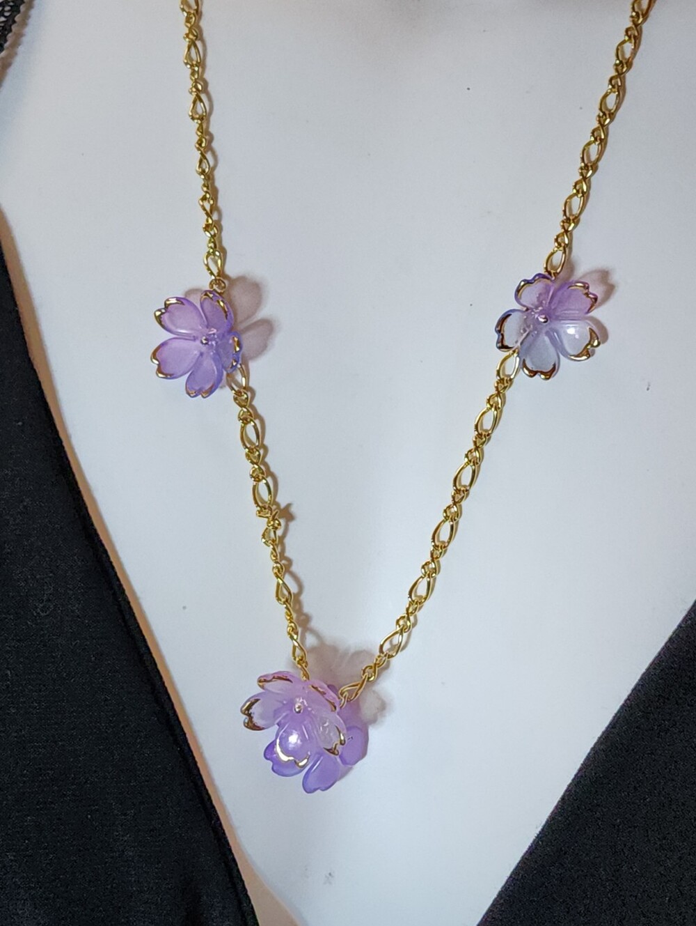 Gold Toned Chain Necklace with Flowers With Gold Toned Edges - Picture 2 of 6